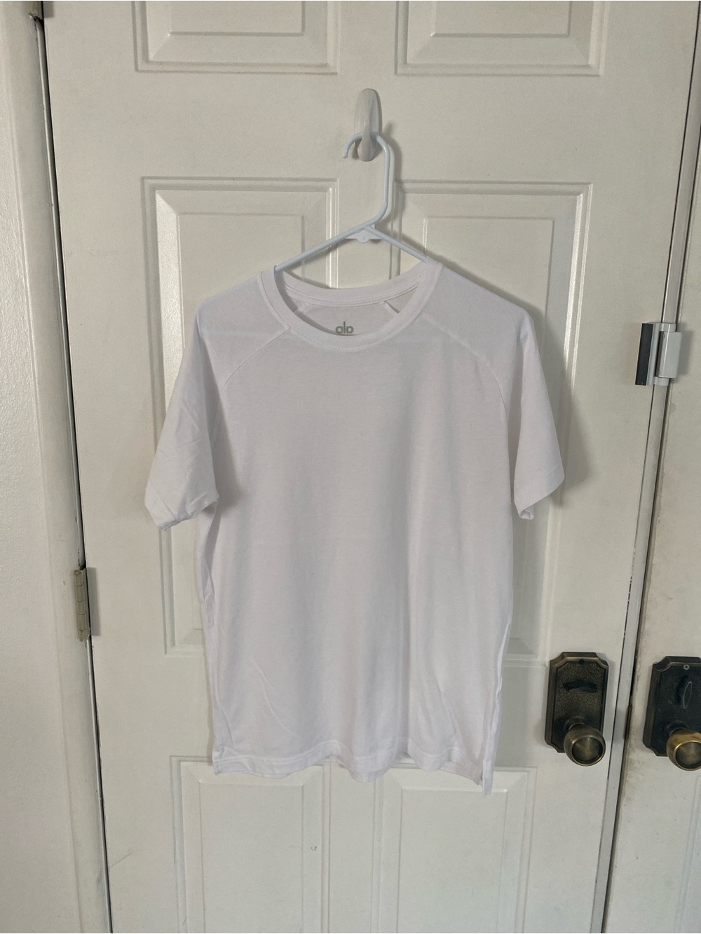Alo Triumph Raglan Tee - Picture 5 of 12